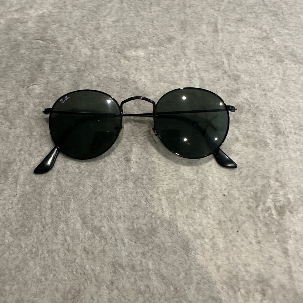 Ray-Ban Dark Lens Round Sunglasses